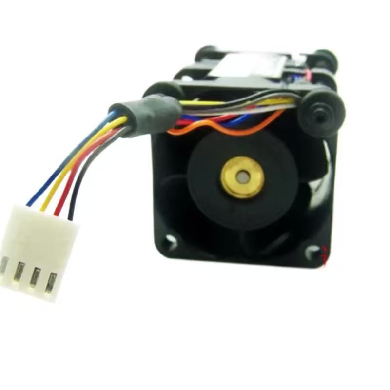 Potente Ventola per Server da  - Fan Hub Rgb Controller recensione e prezzo